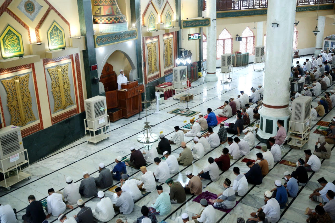 Ustadz Ilham: Menjalankan Protokol Kesehatan adalah Ikhtiar