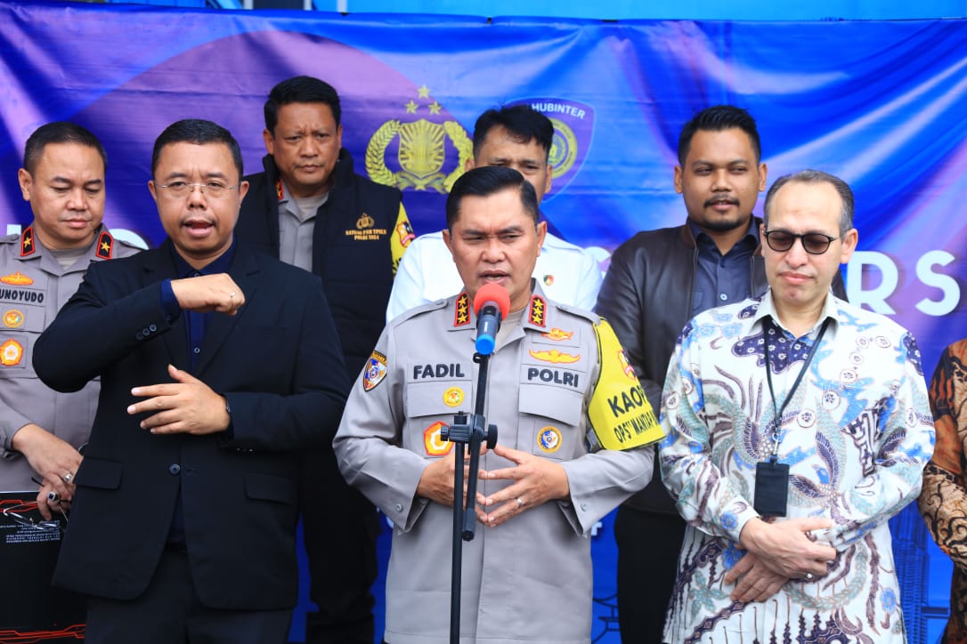 Lepas 111 Personel Amankan TPS Luar Negeri: Kabaharkam Polri Beri Arahan untuk Bertugas dengan Baik