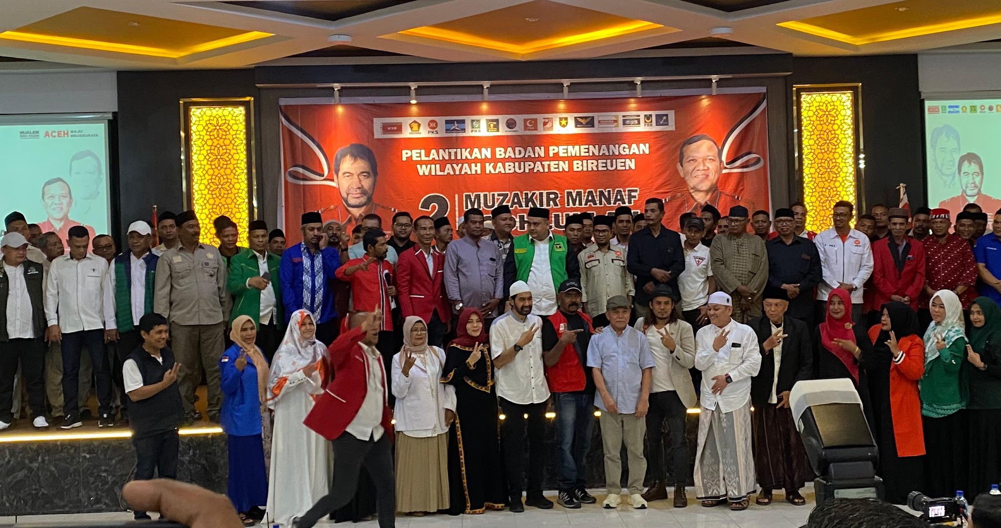 Mualem Gelar Kunjungan Politik di Bireuen dan Kukuhkan Tim Pemenangan