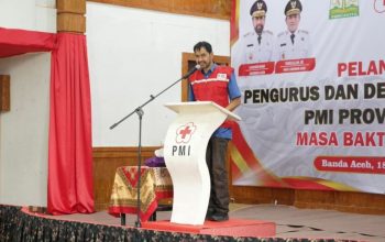 Gubernur Aceh Muzakir Manaf menyampaikan sambutan pada pelantikan Pengurus PMI Aceh masa bakti 2025–2030 di Banda Aceh, Kamis (18/12/2025). (Foto: Dok. Pemerintah Aceh).