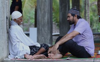 Tiga Baot, Empat Bintang: Sepatu Berlumpur Mualem di Tengah Banjir Aceh