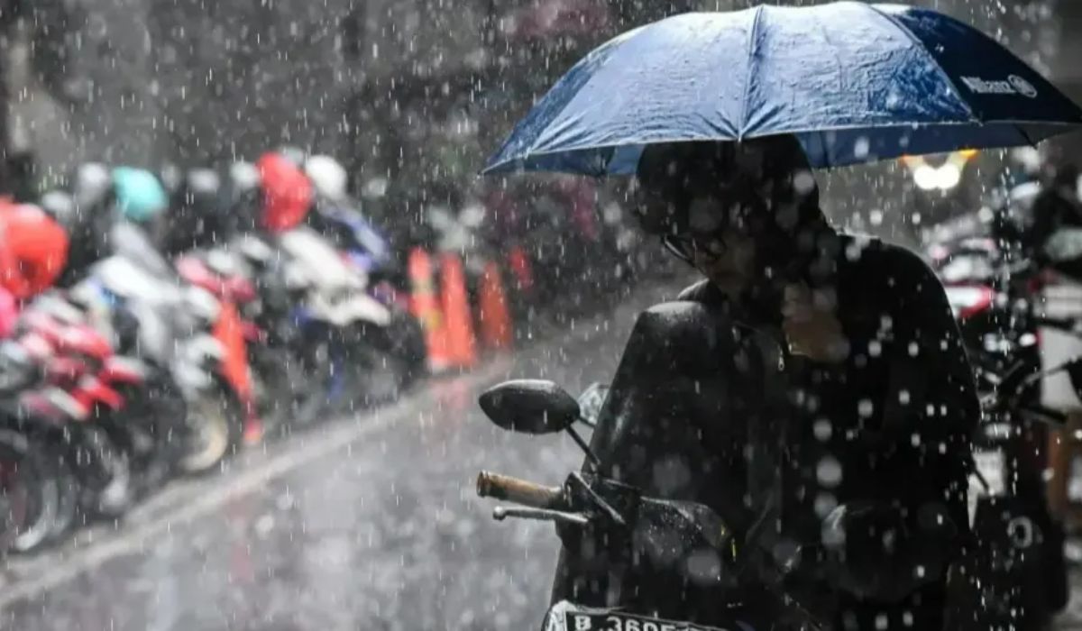 Ilustrasi hujan lebat. BMKG mengeluarkan peringatan dini potensi cuaca ekstrem yang diperkirakan melanda sejumlah wilayah Aceh hingga malam penghujung tahun. (Foto: Dok. Ist).