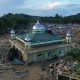 Kondisi Masjid di Desa Sekumur, Kecamatan Sekerak, Aceh Tamiang, pada Jumat (18/12/2025). Desa ini hancur lebur diterjang banjir bandang pada akhir November 2025 lalu.
