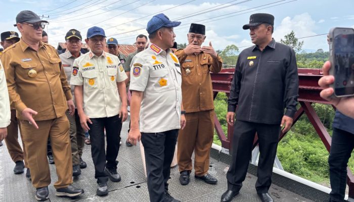 Tito Karnavian dan Fadhlullah Tinjau Infrastruktur Terdampak Bencana di Bener Meriah