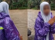 Siswi Desa Nyofifi Curhat Sulit ke Sekolah karena Tak Ada Jembatan