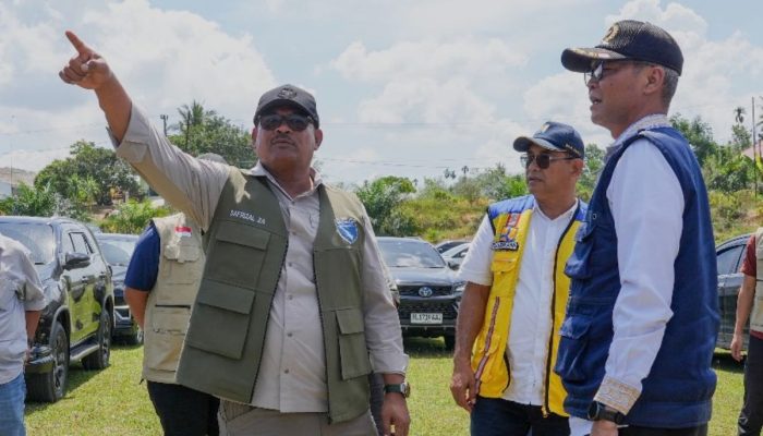 Kepala Posko (Kaposko) Wilayah Aceh, Satgas Percepatan Rehabilitasi dan Rekonstruksi Pasca Bencana Sumatera, Safrizal ZA saat meninjau lokasi pembangunan infrastruktur di Kabupaten Aceh Utara pekan lalu.