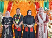 Ketua TP PKK Aceh Sambut Kedatangan Irjen Pol Ruddi Setiawan di Bandara SIM