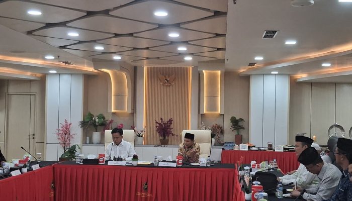 Wagub Aceh dan Yusril Bahas Solusi Hukum Wakaf Blangpadang