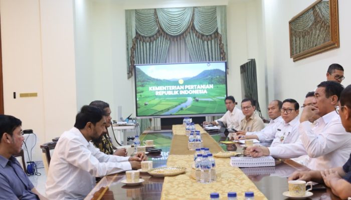 Mualem Bertemu Mentan Amran, Bahas Pemulihan Sawah dan Kebun Terdampak Bencana di Aceh