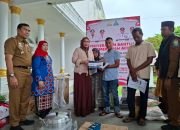 Marlina Muzakir Serahkan Bantuan Bufferstok Bencana Rp2,2 Miliar untuk Simeulue