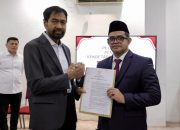 Mualem Lantik Pejabat Sekda Aceh, Dorong Birokrasi Profesional dan Akuntabel